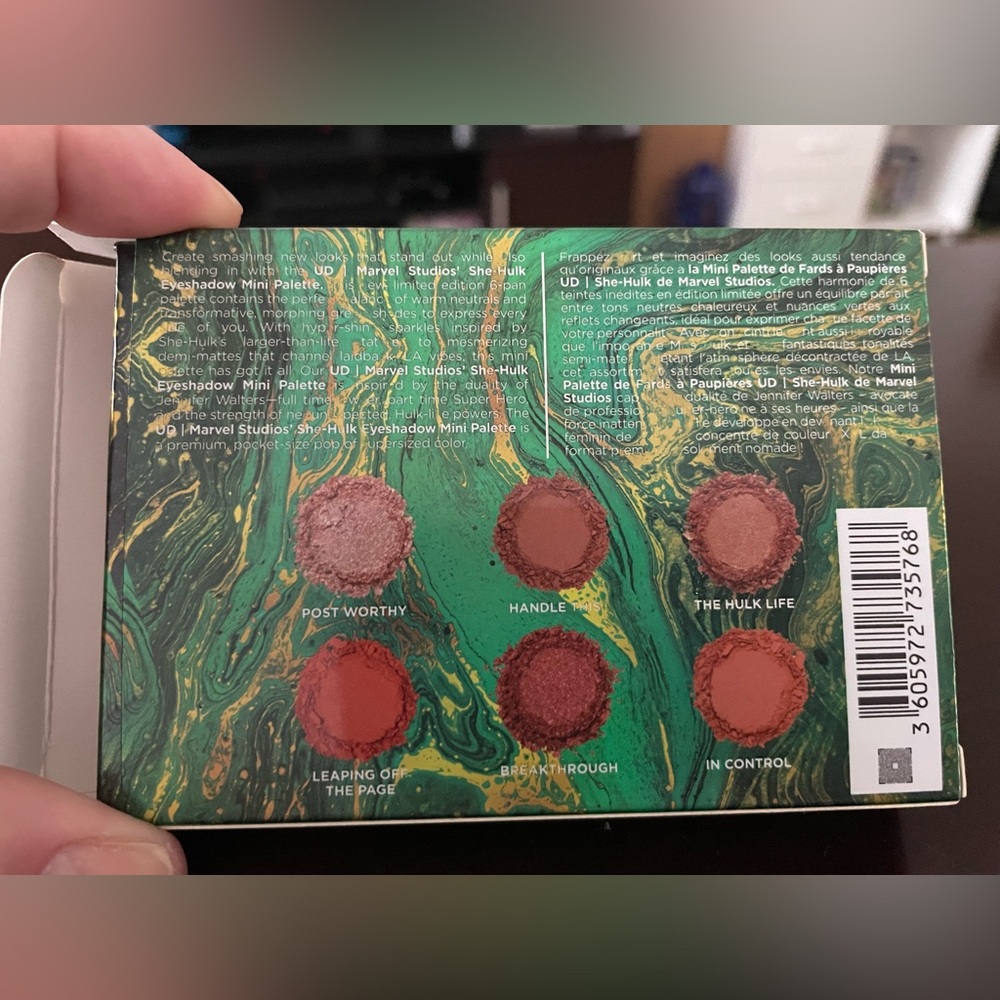 Urban Decay - UD - Marvel She Hulk Mini Eyeshadow Pallette - Picture 3 of 5
